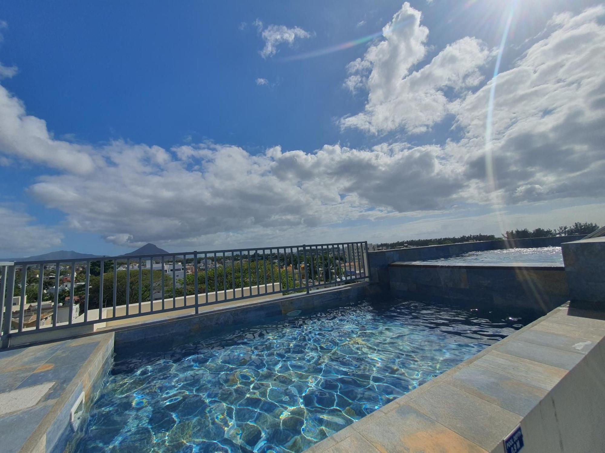 Luxury Retreat At Aqua Breeze Apartment, Flic En Flac Flic en Flac Exterior foto